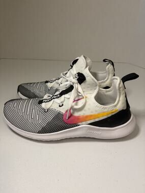 Nike Free TR 8 Laser Fuchsia Training White/Black Women’s Sz 8.5, EUC